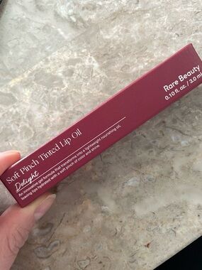 $24 msrp new in box Rare Beauty Soft Pinch Tinted Lip Oil in delight